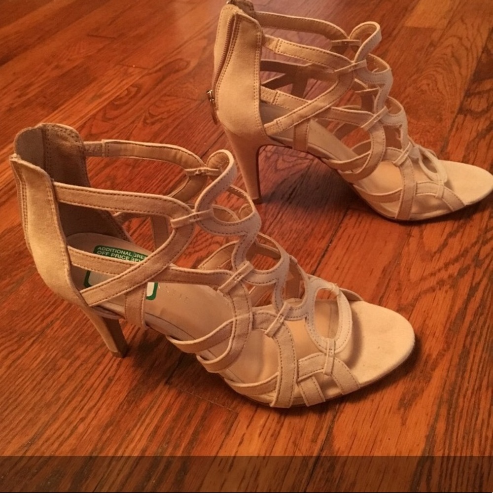 Beige heels